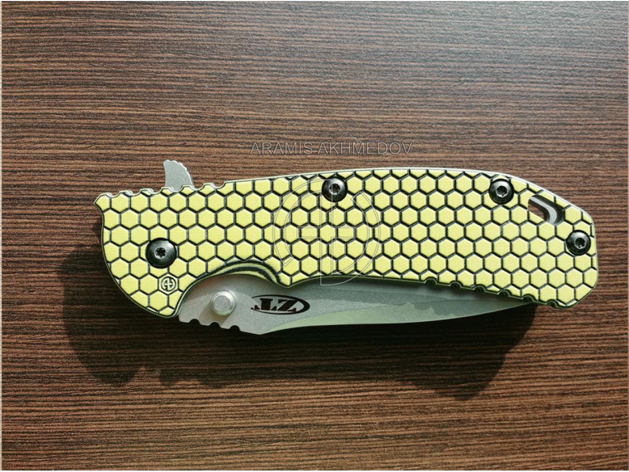 Custome scales Honeycomb, for ZT 0560, ZT 0561. knife